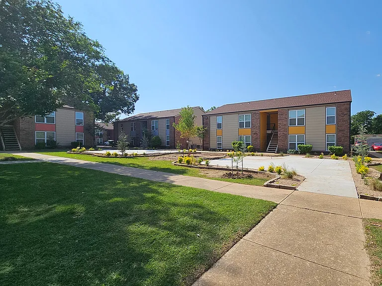 Norman Apartments — Photo 28