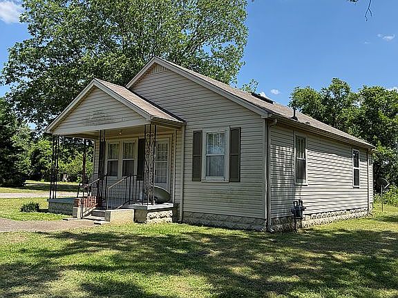 2nd image of 118 Hill St