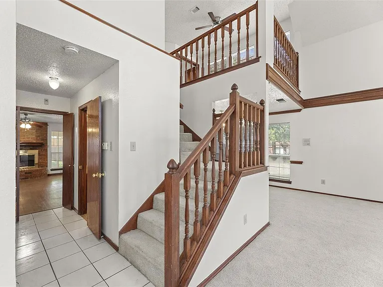1423 Holveck Dr — Photo 4