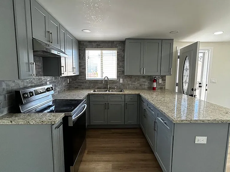 2764 Wilma St — Photo 1
