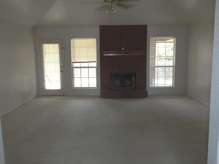 4201 Windwood Dr — Photo 8