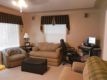 Very pleasant living room