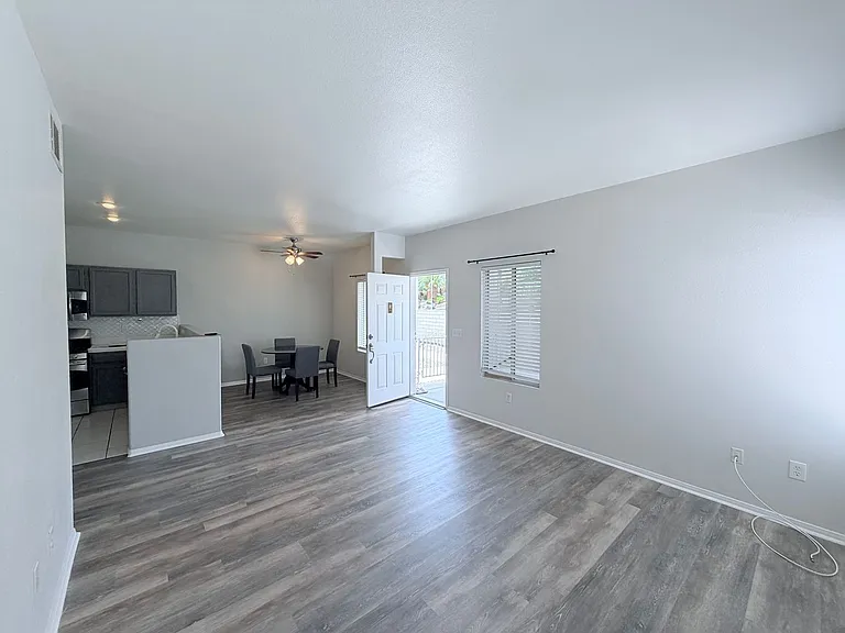 1822 N Jones Blvd — Photo 6