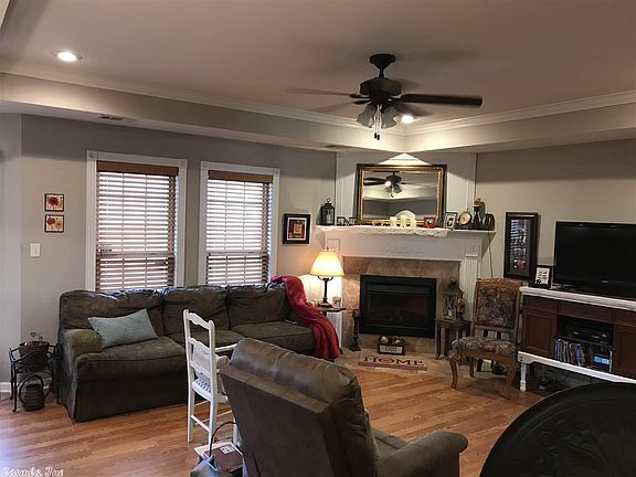 4th image of 3327 Moss Creek Dr