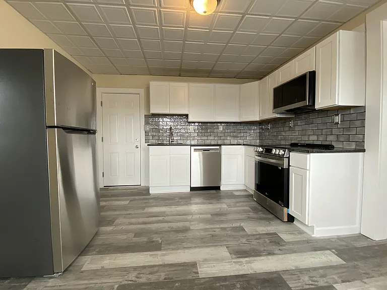 3 Negus St #3L — Photo 1