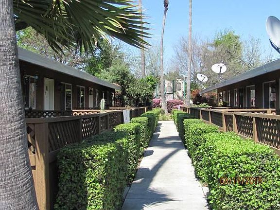 3rd image of 4713 Amber Ln