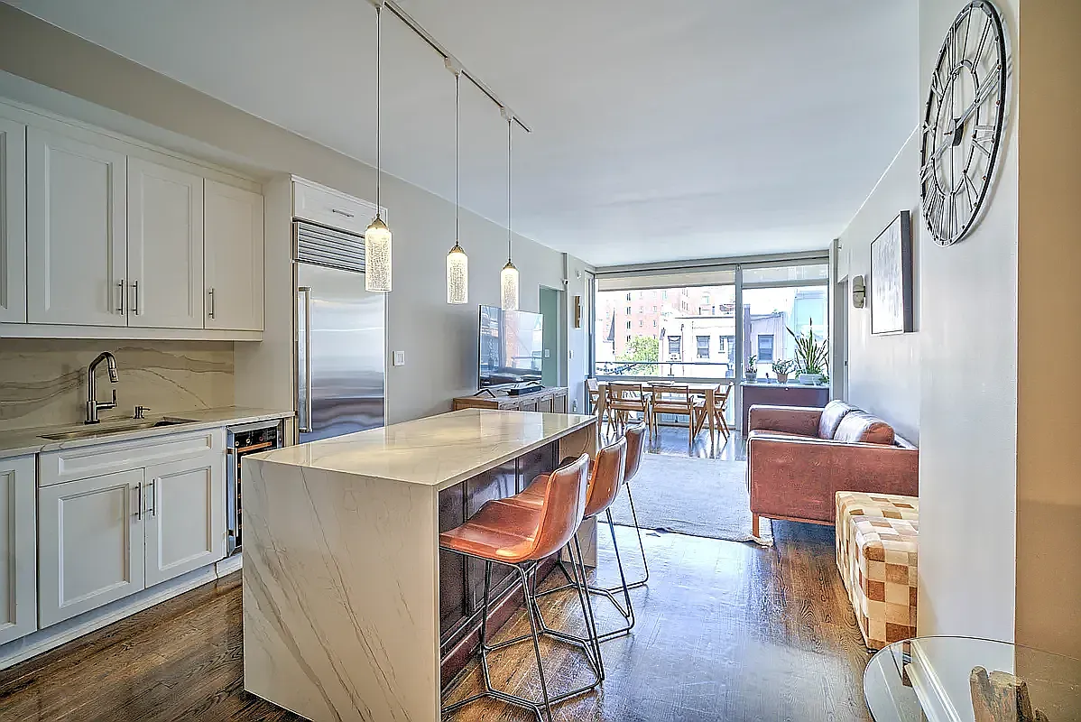 425 East 13th Street — Photo 1