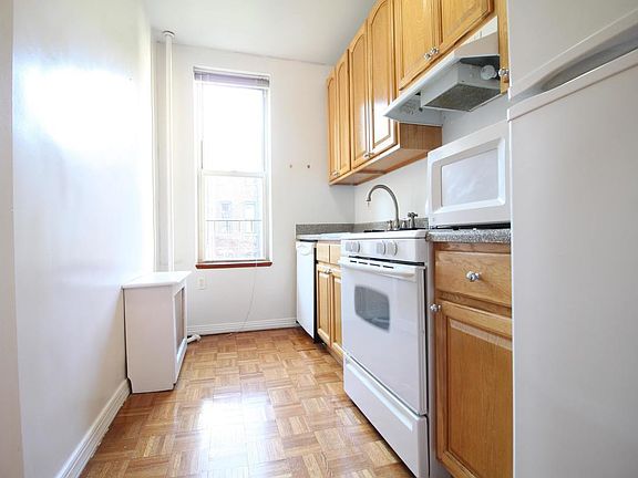 3rd image of 322 E 94th St APT 4E
