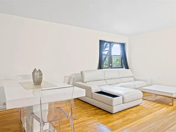 147-10 84th Road #4G, Briarwood, NY 11435