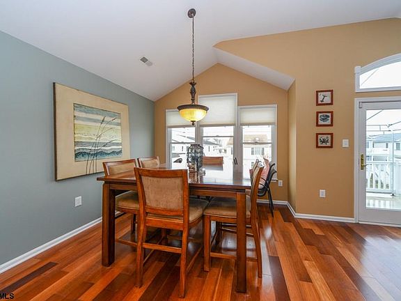 5th image of 2755 Asbury Ave