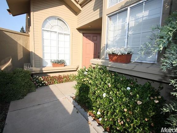 2nd image of 1113 Copper Cottage Ln
