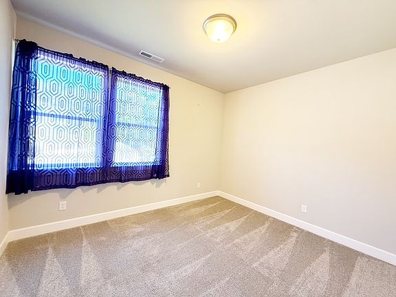 5th image of 6147 Windlass Ave SE