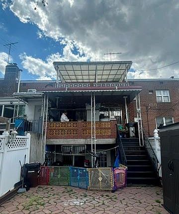 2nd image of 14437 Melbourne Avenue