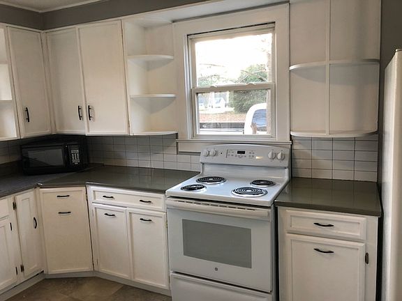 4th image of 105 Churchill Cir