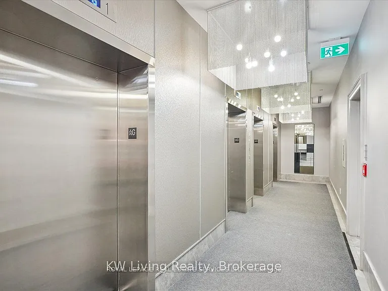 50 Wellesley St E #807 — Photo 9