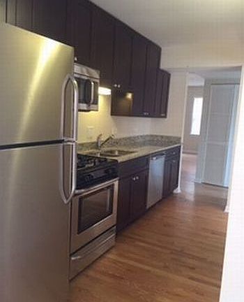 2nd image of 1639 W Lunt Ave #2S