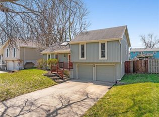1743 W Normandy Dr, Olathe, KS 66061