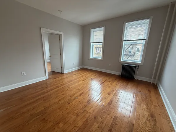 400 52nd St APT 3D, West New York, NJ 07093