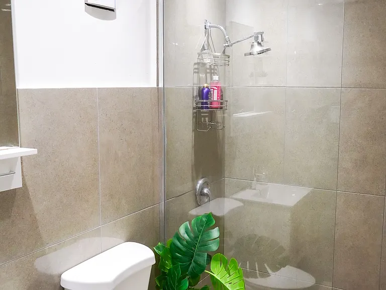 15 Calle Marseilles #6E — Photo 8