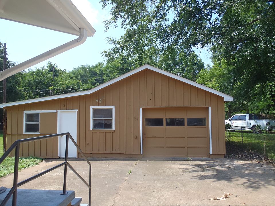 1st image of 133 Rose Dr