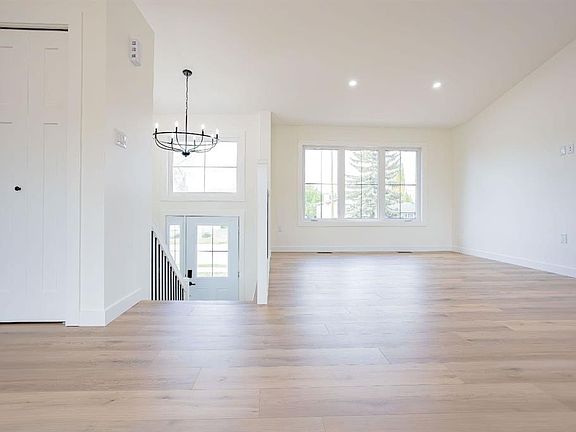 3rd image of 1029 N 7th Ave