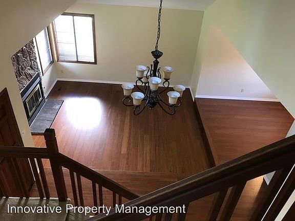5th image of 517 NE Geraldine Dr