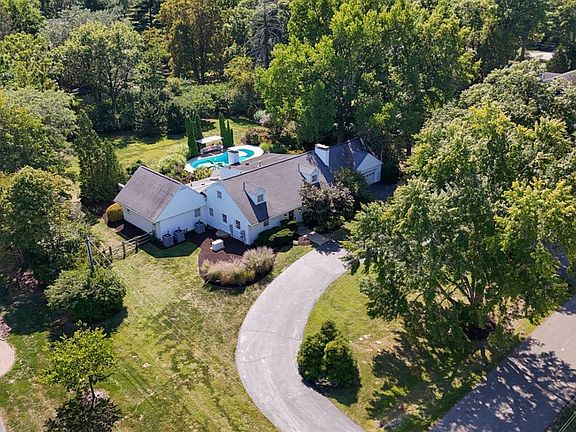 3rd image of 7705 Ahwenasa Ln