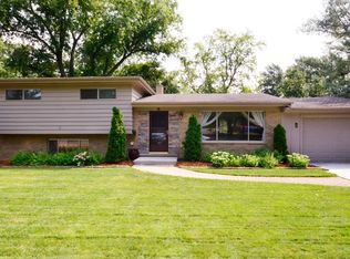 159 S Maple Ct, Palatine, IL 60067