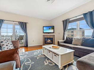 15 K St APT 5, Hampton, NH 03842