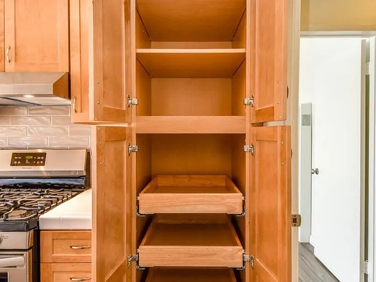 2707 Montrose Ave #10 — Photo 8