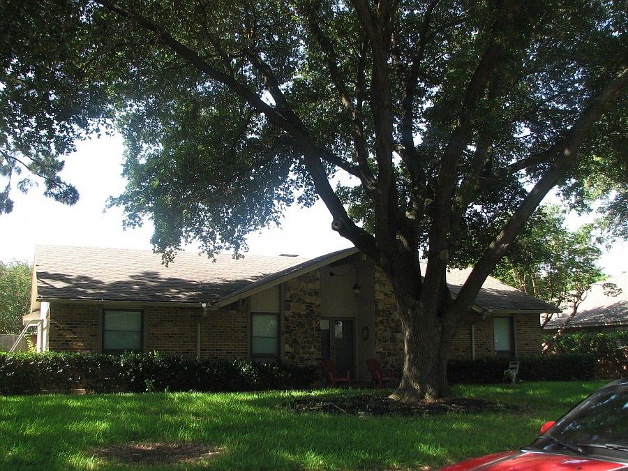 1st image of 1904 Columbia Dr