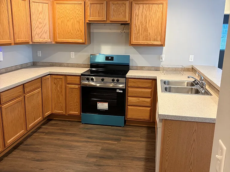 1608 W Plath Ave — Photo 4