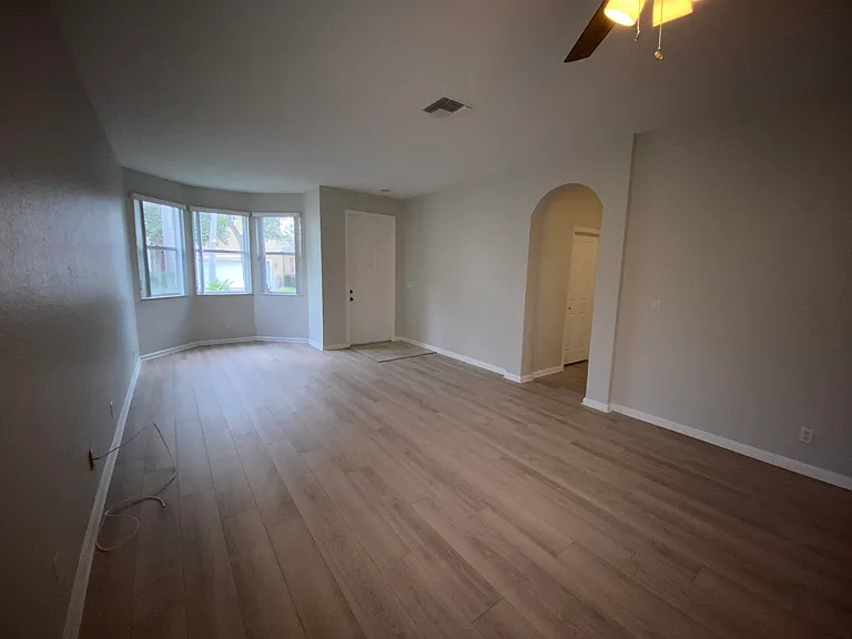 1215 Rosegate Blvd — Photo 5
