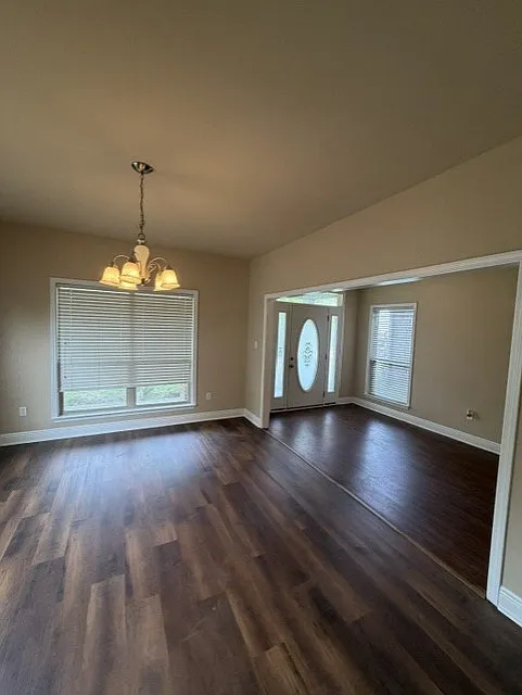4 bed, 3.5 bath, 3376 sqft, $2,500 — Photo 3