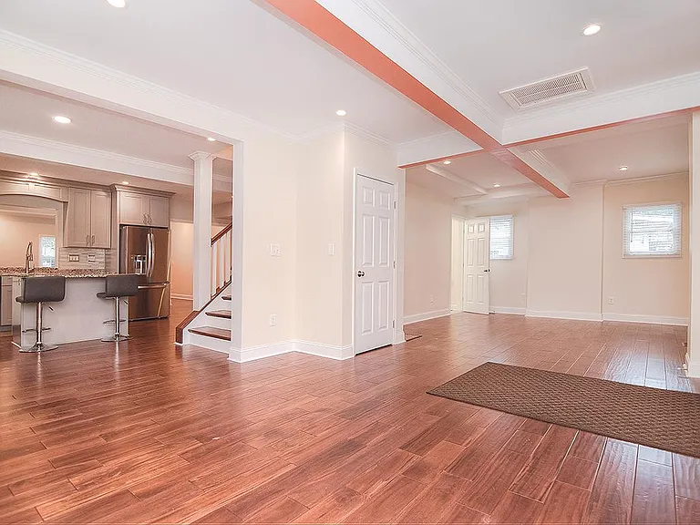 301 W Kingston Ave — Photo 23