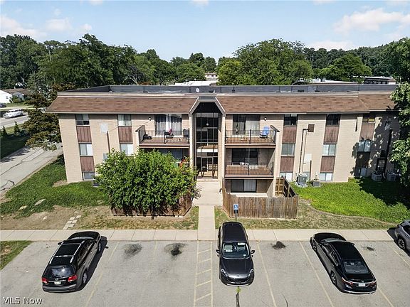 3rd image of 9956 Johnnycake Ridge Rd APT N2