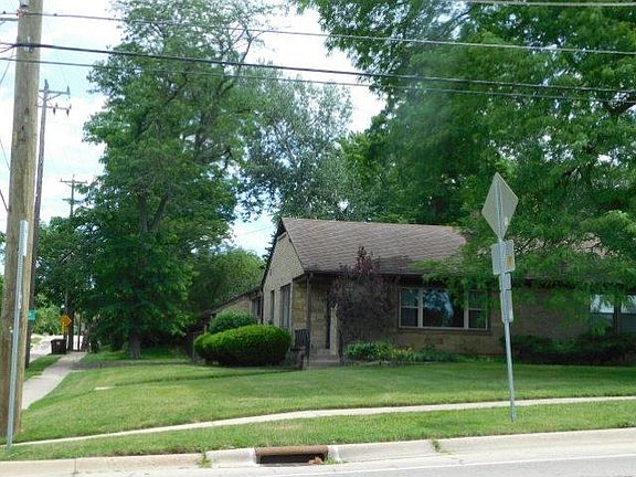3rd image of 1421 Parkview Ave