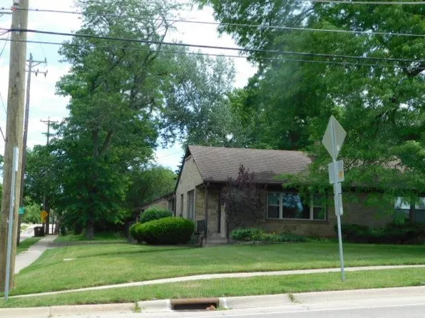 1421 Parkview Ave, Rockford, IL 61107