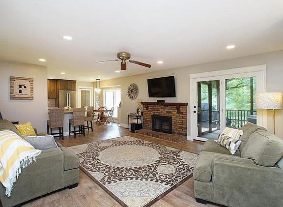 2nd image of 322 Oakleigh Woods Dr
