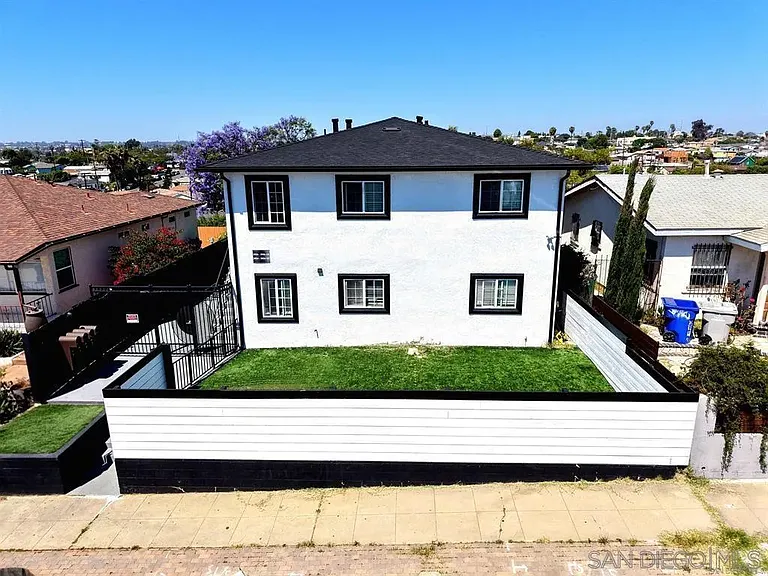 3934 1/2 Marine View Ave — Photo 5