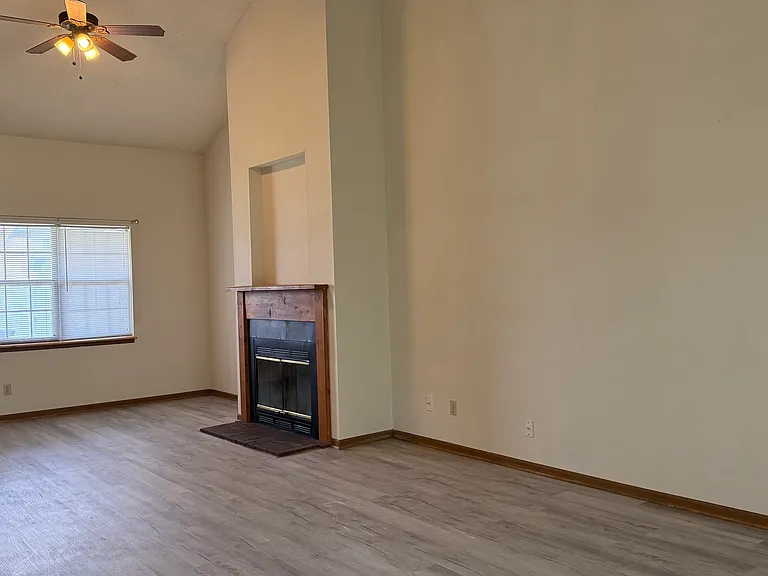 1613 Telluride Ln — Photo 4