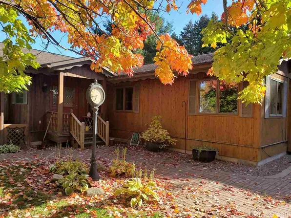 43430 Lindala Rd, Chassell, MI 49916