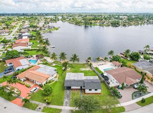 18401 NW 85th Ave, Hialeah, FL 33015