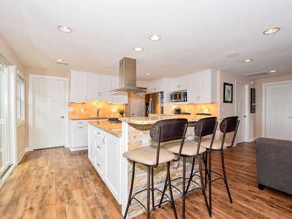 4th image of W336N6455 Lakeview Ln