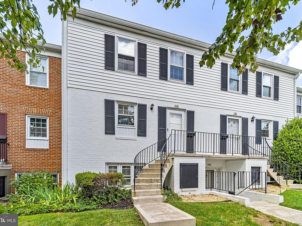 1st image of 98 Leeds Ct