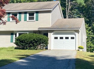 9 Deerwood Dr #B, Amherst, NH 03031