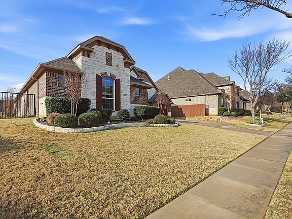 3rd image of 9801 Broiles Ln