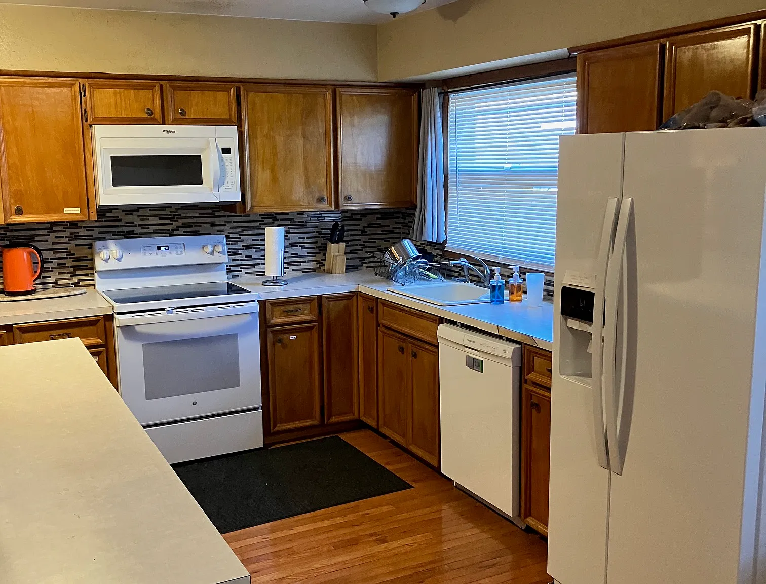 5 bed, 2915 sqft, $950 — Photo 3