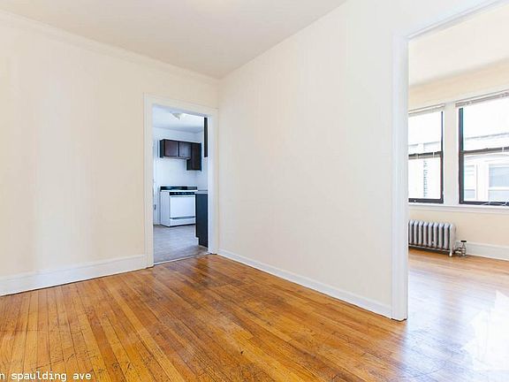 4th image of 2330 N Spaulding Ave #828
