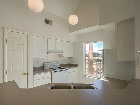 5th image of 10454 White Lake Ct